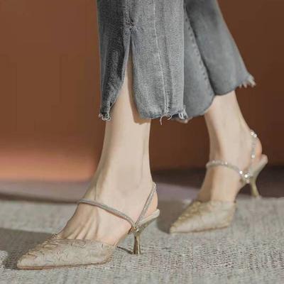 Calçados Stiletto Sapatos Femininos Chinelos Verão 2024 Sandálias Bege para Mulher Strass Diamante Salto Fino Bico Fino Fechado F