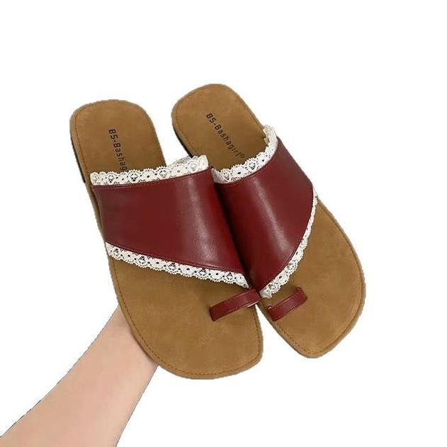 French niche retro one-word toe slippers women's outer wear 2025 summer new flat-bottomed Roman cool slippers
