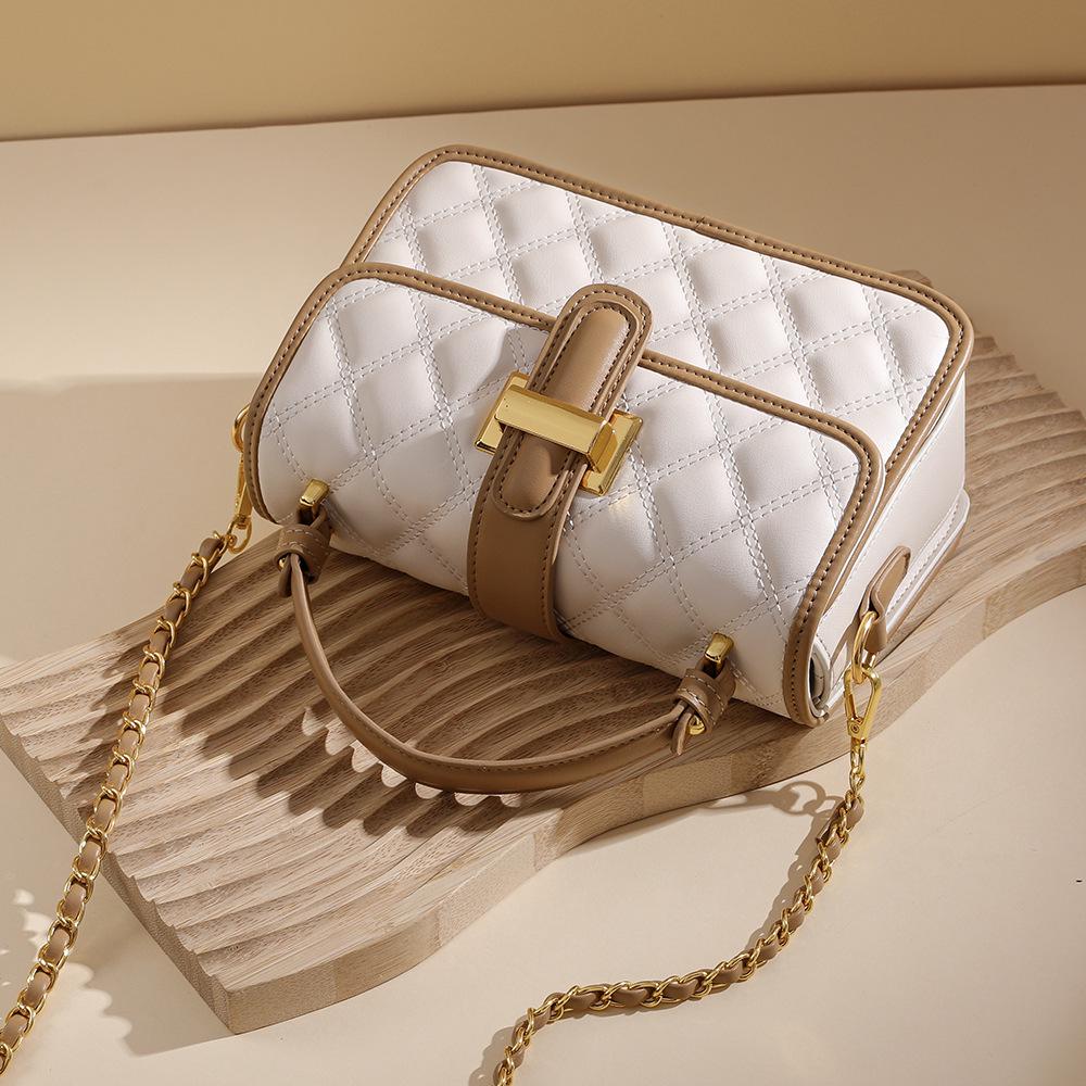 Spring 2025 Fashion: Women's Versatile Diamond Pattern Chain Crossbody Bag