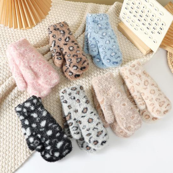 1 Pair Winter Mittens Leopard Print Warm Plush Gloves Soft Thickened Cold-Proof Skiing Travel Gloves