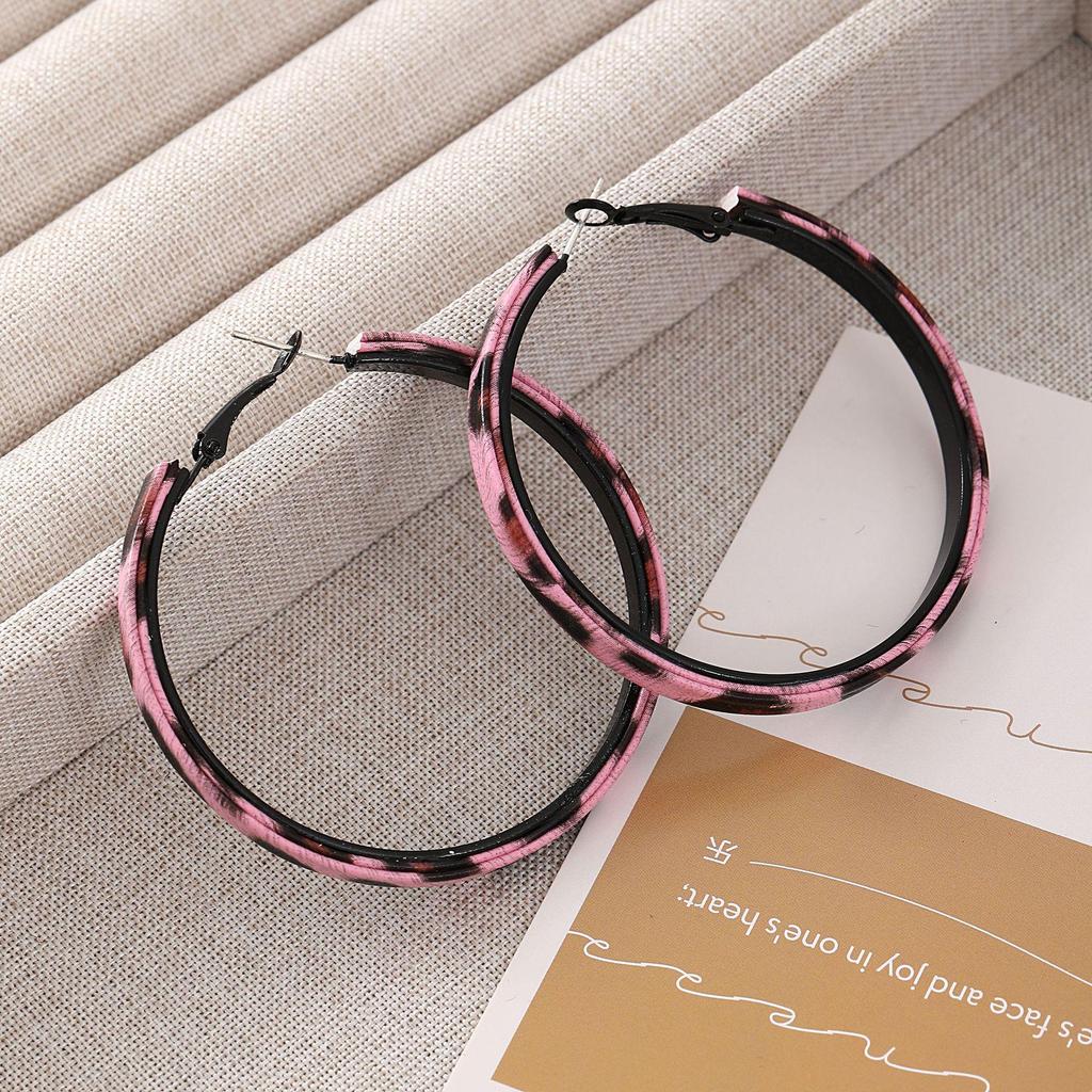 Exquisite Autumn/Winter Leopard Print Large Hoop Earrings, Retro Leather Design