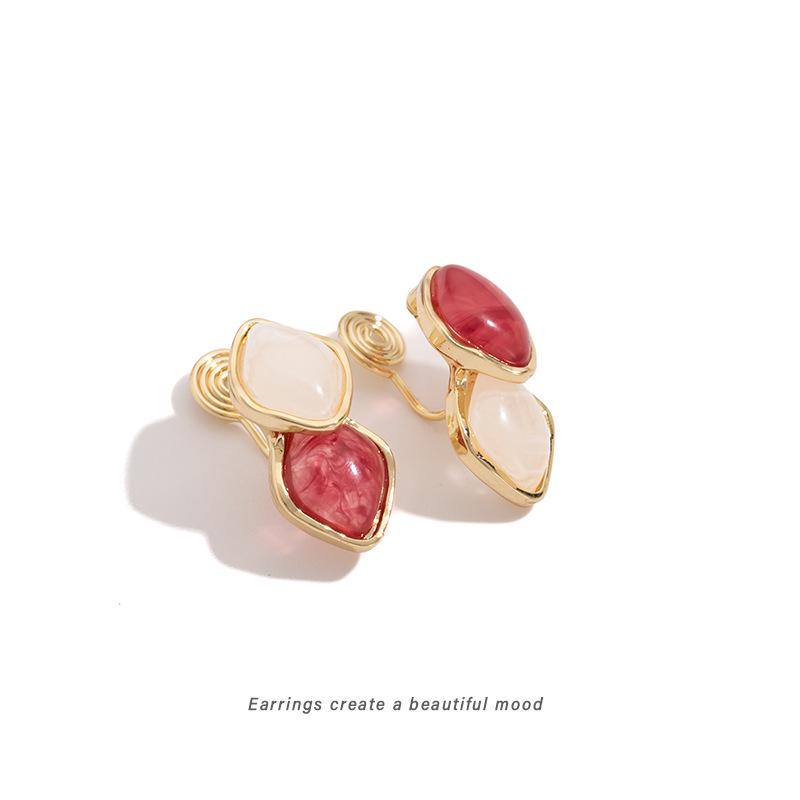 Gradient Color Block Geometric Ear Clips: Exquisite, Niche, No Piercing Required