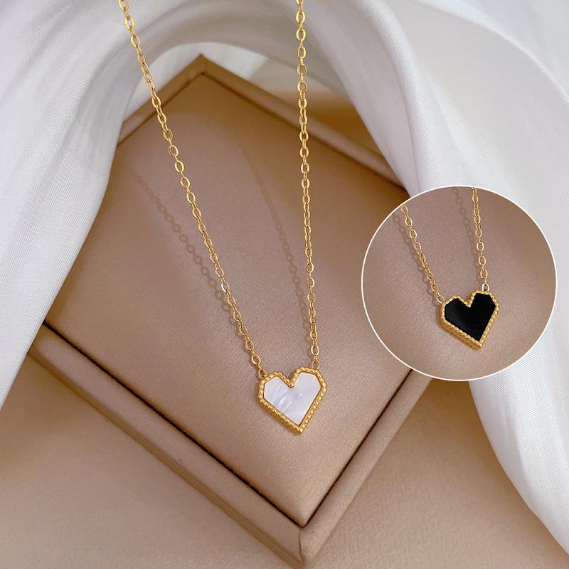 Cold Wind Love Fritillary Minimalist Wind Furnace Real Gold Necklace Female Collarbone Chain