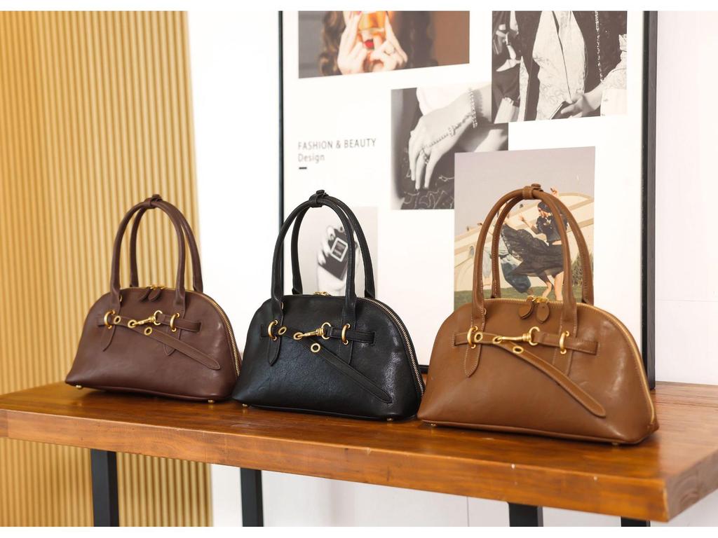 2024 Women's Retro High-end Fashion Tote: Trendy, Versatile Underarm Shoulder and Commuter Bag