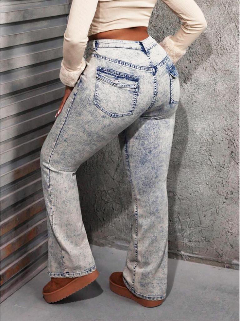 High-Waisted Flare Jeans - Washed Denim Streetwear in Plus Sizes