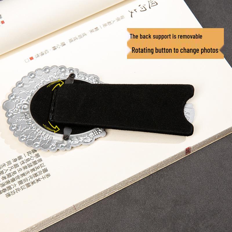 Retro Chinese Peking Opera Character Face Paint Metal Pocket Mirror – Handheld & Desktop Dual-use.