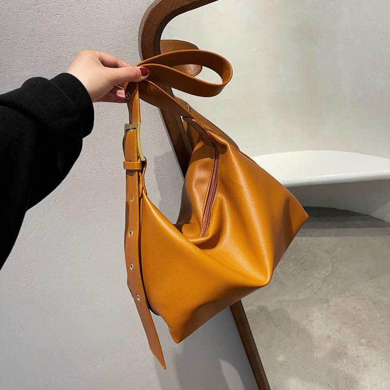 New Women's Bag Fashion Shoulder Backpack Portable Messenger Bag Trendy Fashion Soft Leather Large Capacity Bag Women's Student Bag