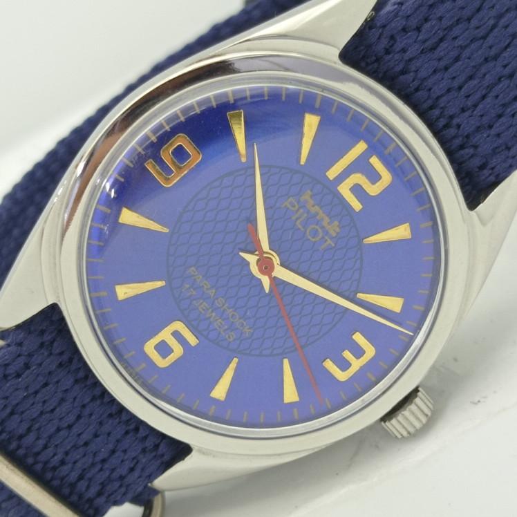 

Б/У HMT PILOT INDIAN МУЖСКИЕ МЕХАНИЧЕСКИЕ ЧАСЫ a413087-1 Sku009-a413087