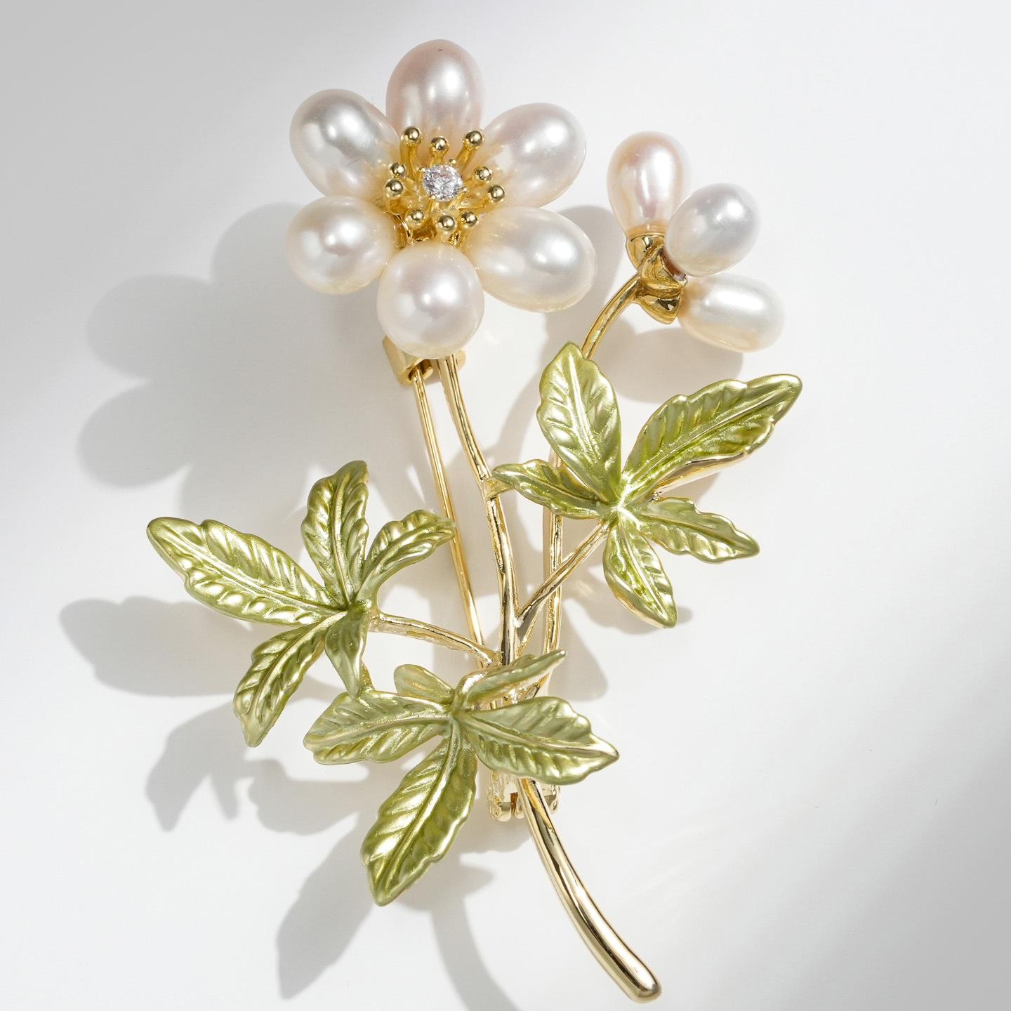 Bo Xin Yun Freshwater Pearl Green Leaf and Grass Brooch - Elegant Versatile Women s Accessory