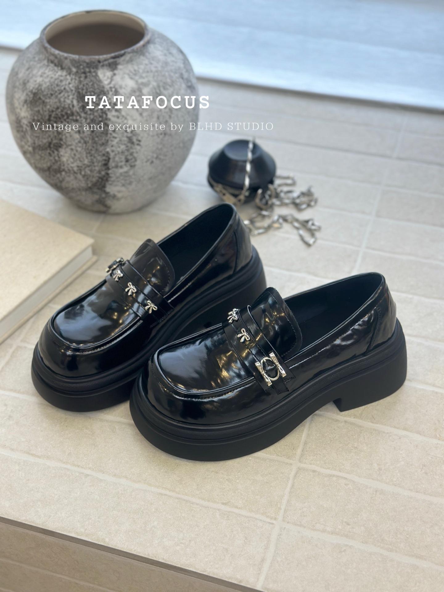 

Лоферы на толстой подошве с увеличенной высотой и нескользящей подошвой, женские модели на четыре сезона 2025 года, легкие и не утомляющие, в британском стиле, из маленькой кожи 39 чёрный