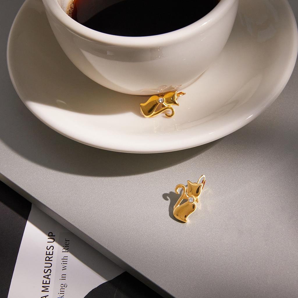 European and American pet stainless steel cat earrings earrings ear buckles titanium steel jewelry