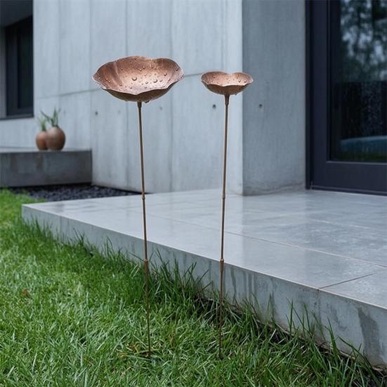 Rusty Flower Bird Bath Garden Stake Outdoor Bird Feeder with Stake Metal Flower Yard Art Stake Water Feeder for Birds Bees Butterflies