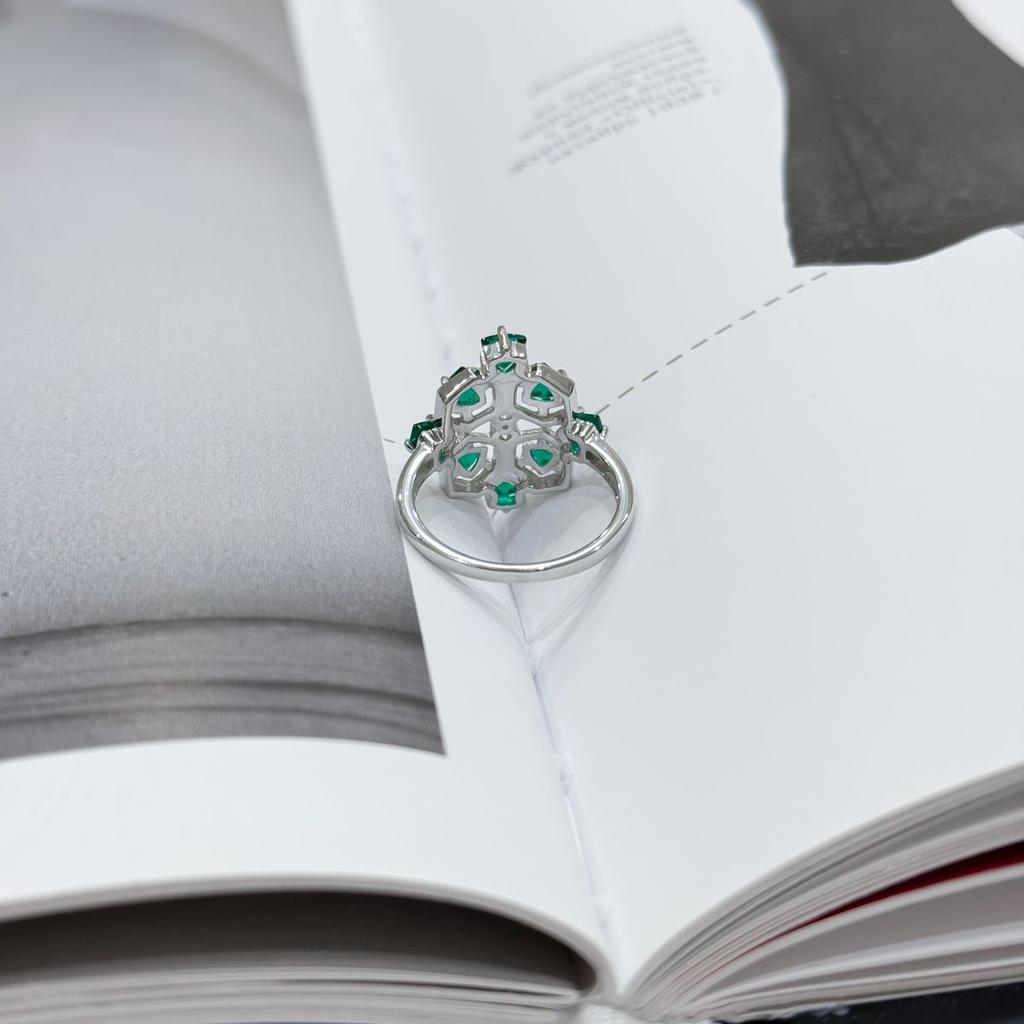 Серебряное кольцо с изумрудом nano 1.725ct, вес изделия 3,92 гр (2159643)
