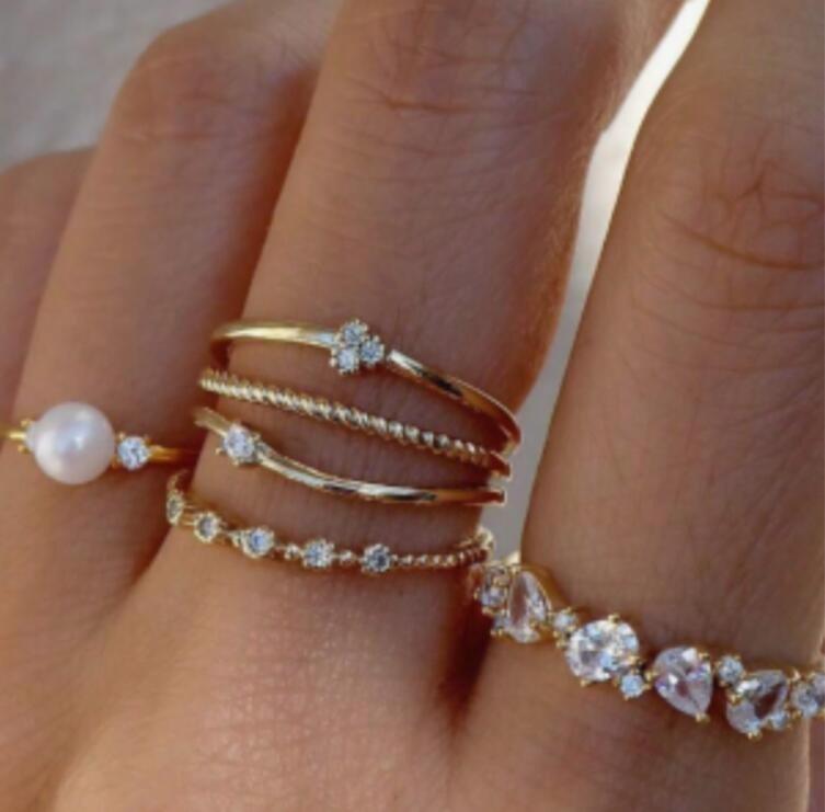10-Piece Star and Moon, Heart, and Leaf Knuckle Ring Set - Creative Retro Women's Rings