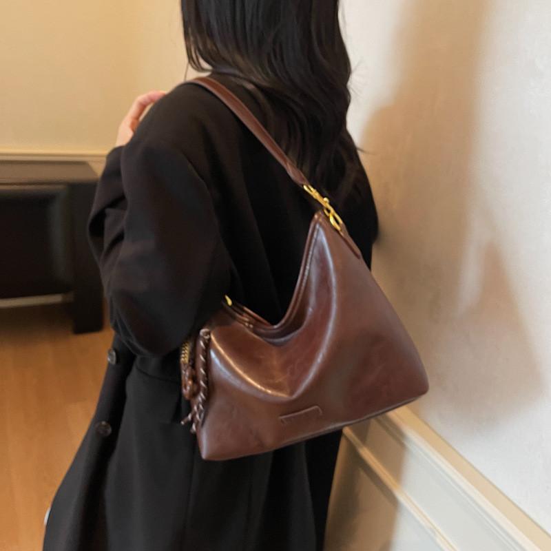 IELGY All-Match Commuter Retro Handbag Simple Underarm Bag Simple Large Capacity