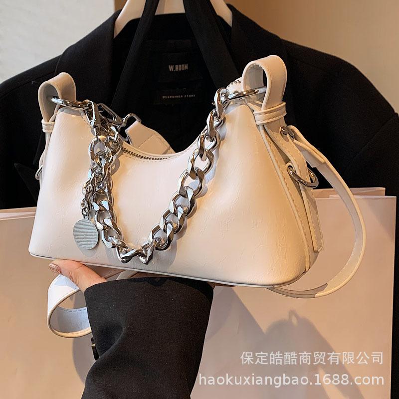 Niche Baguette Underarm Bag Women's 2025 New High-end Chain Handbag Versatile Single Shoulder Crossbody Dumpling Bag