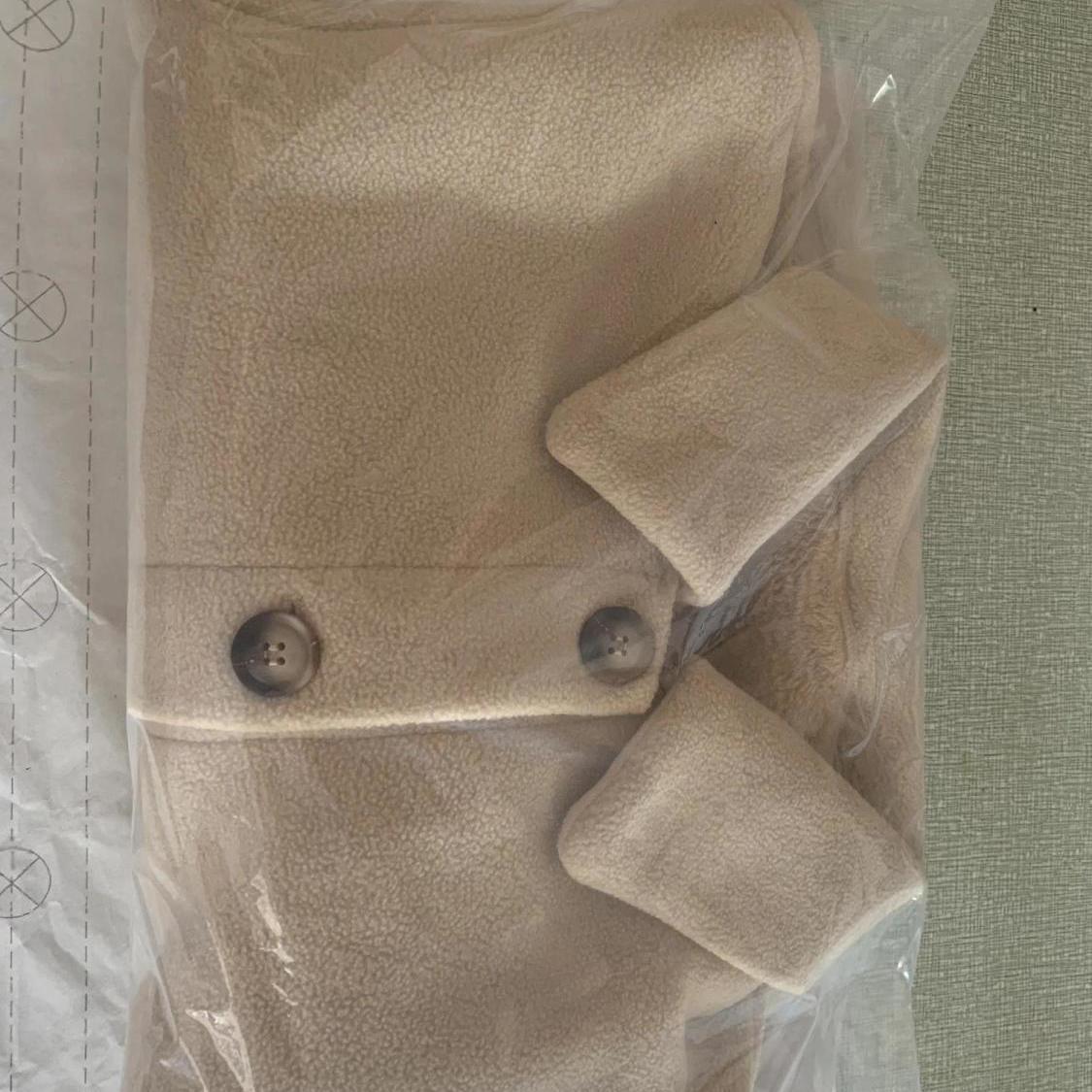 

Women s Faux Lamb Wool Short Jacket, Thickened with Extra Fleece, Windproof, Autumn/Winter Style, Petite Sizes, Outdoor Polar Fleece Top. XS ~85 lbs