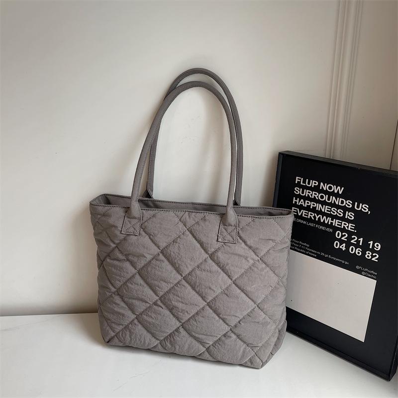 College students class tote bag women's new large-capacity commuter handbag autumn and winter fashion rhombus casual shoulder bag