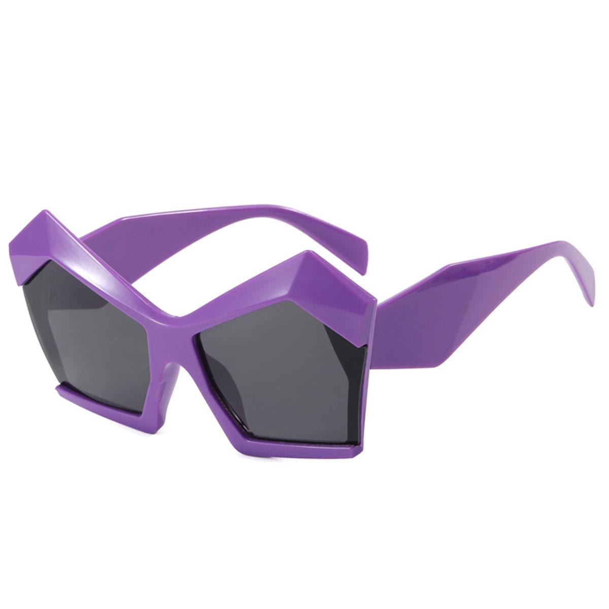 

Солнцезащитные очки в большой полигональной оправе «кошачий глаз». Женские солнцезащитные очки увеличенного размера. Солнцезащитные очки с защитой от солнца, подчеркивающие индивидуальность. фиолетовый