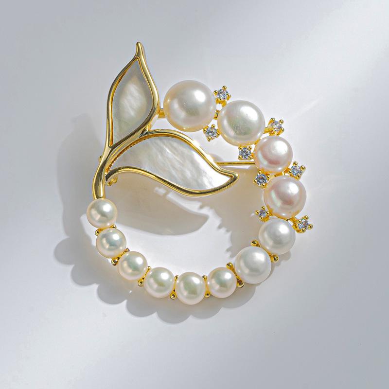 Bo Xin Yun Elegant Fishtail Brooch with Freshwater Pearls - Luxurious Mother of Pearl Gift