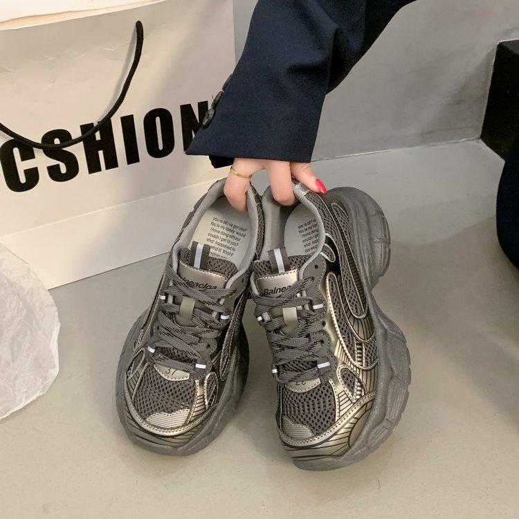 2025 Spring New Catwalk Model Dirty Dad Shoes Women Ins Trendy Retro Thick Sole Heightening Fried Street Sports Shoes Women