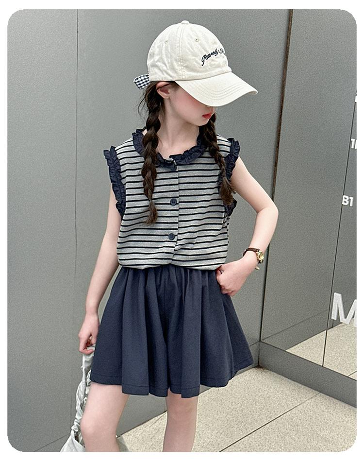 Girls' summer outfit set 2026 new stylish children's summer striped vest, girls' casual pleated skirt two-piece set