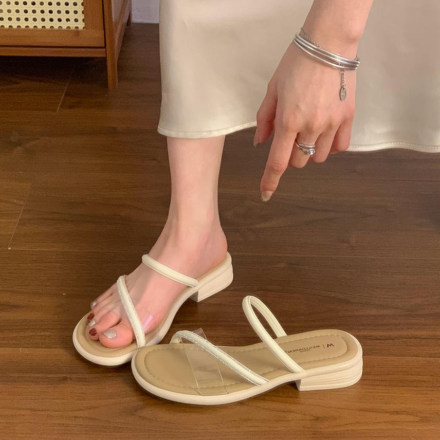 Fashion Slippers Casual Shoes Woman 2025 Pantofle Low Luxury New Summer Rubber Slides Fashion Shoes Slippers Women Summer Slides Low Pan