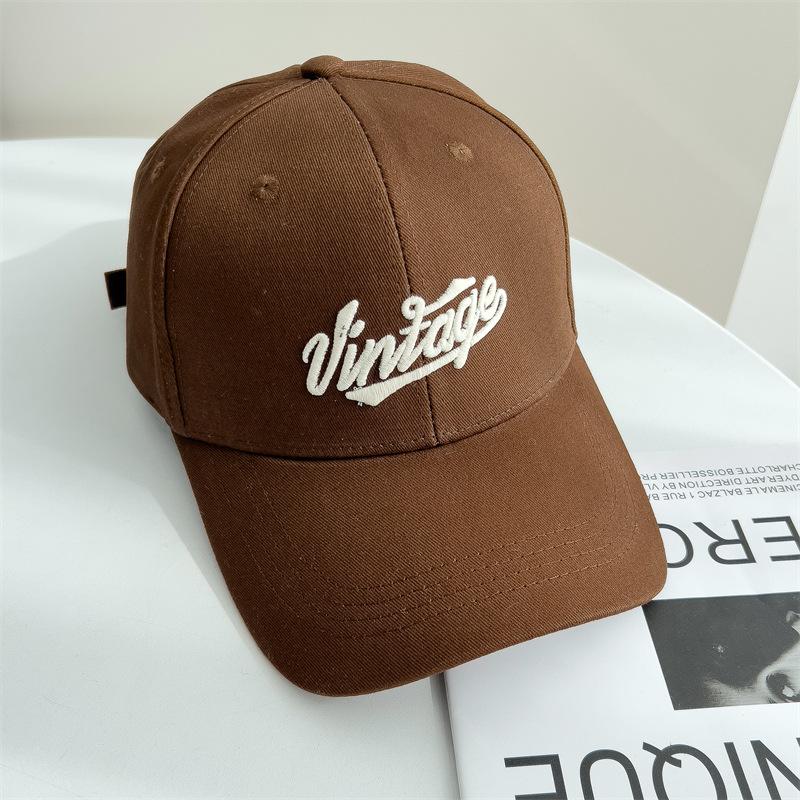 

Бейсболка женская модная и универсальная с широкими полями, подчеркивающая лицо, маленькая солнцезащитная бейсболка, корейская версия, вышивка букв adjustable