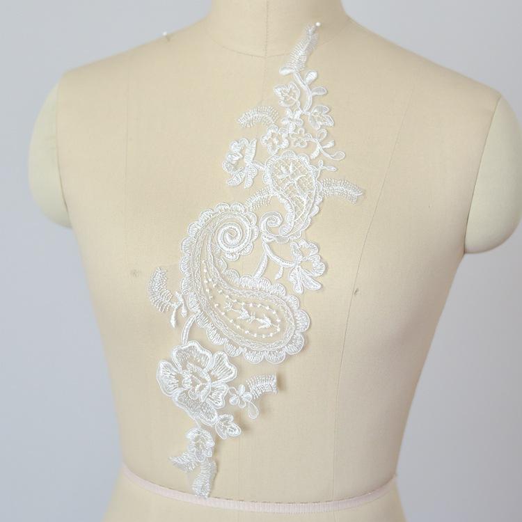 

Ben White Three-Dimensional Embroidery Lace Accessories, Wedding Veil Bag Handmade Diy Material Dress Clothing Design This white, the price of one flower.