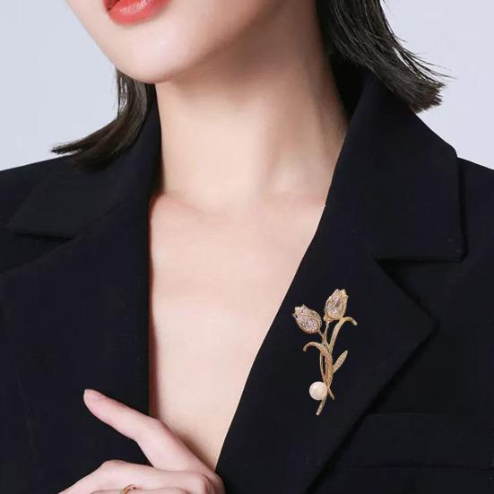 Women Brooch Sparkling Cubic Zirconia Imitation Pearl Decor Tulip Design Lapel Pin Sweater Scarf Holder Jewelry Accessories