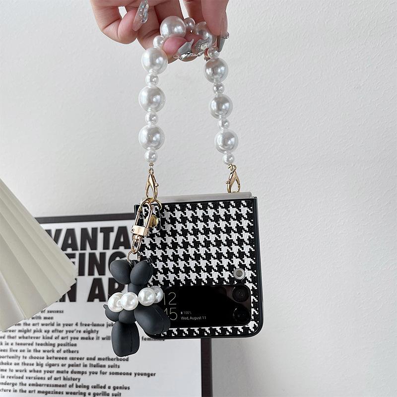 For Samsung ZFlip7 Pearl Handheld Phone Case Folding Screen with Flip Up Ins Style Dog Pendant Light Luxury Women