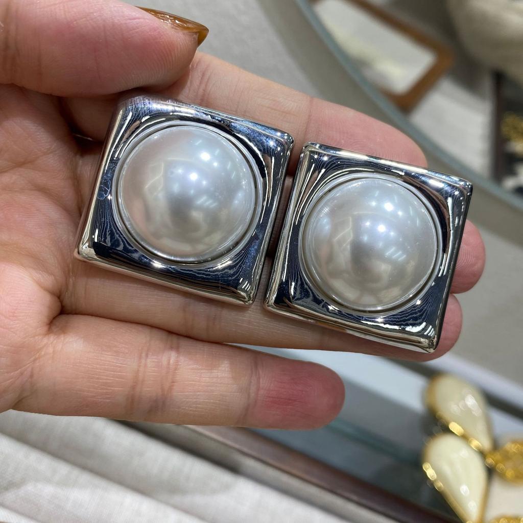 French Retro Exaggerated Geometric Square Earrings Simple And Versatile Temperament Personalized Hip Hop Stud Earrings