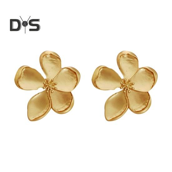 

1 пара женских серег в форме 3D-цветка, ретро-матовая золотая пластина, однотонные цветочные серьги-гвоздики, выпускной, свидание, вечеринка, украшения для ушей золотистый