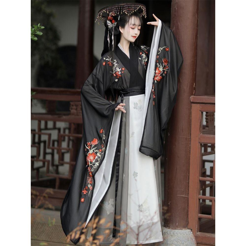 Noul costum elegant pentru femei Hanfu, în stilul dinastiei Wei și Jin din China