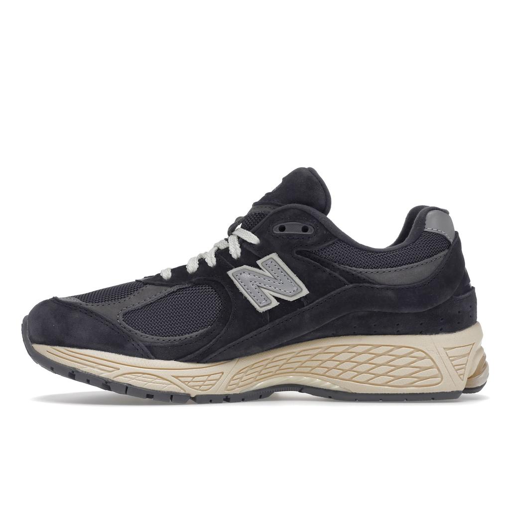 

Кроссовки унисекс New Balance 2002R Phantom черные темно-серые M2002RHO EU 36 чёрный/серый