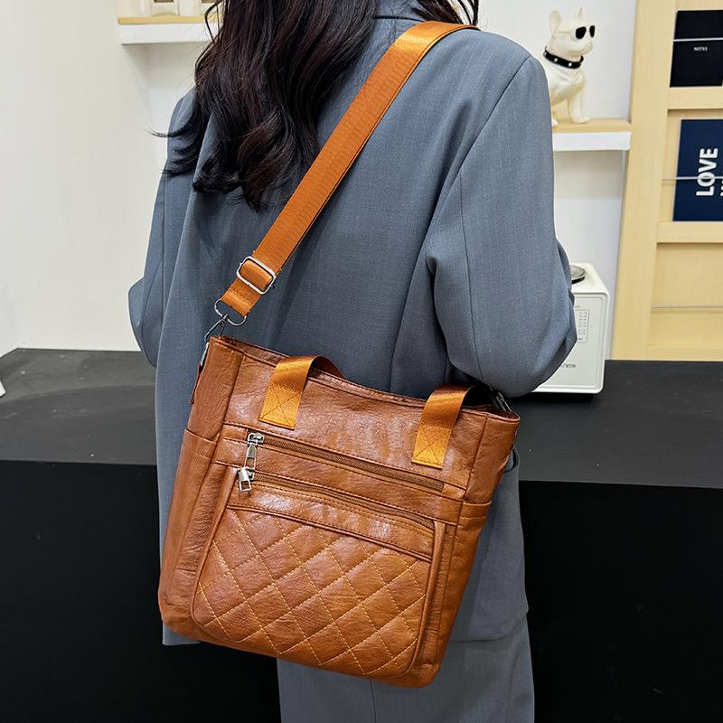 Large Capacity Shoulder Bag Soft Leather Women's Vintage Commuter Tote Bag Multi-Compartment Crossbody Bag