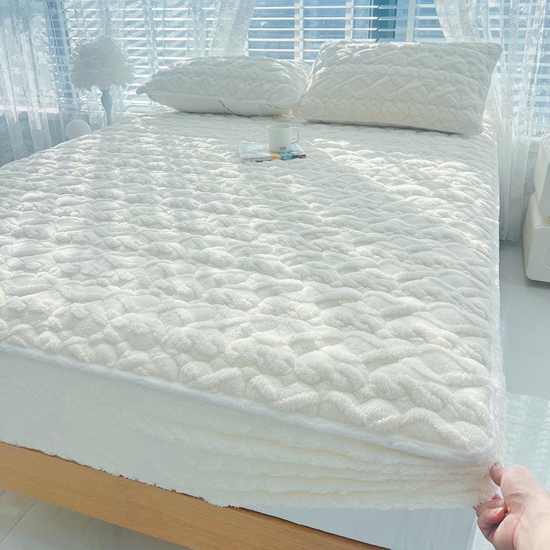 Plush Velvet Mattress Protector: Winter Taffeta Fitted Sheet & Cover for Simmons Bedspread
