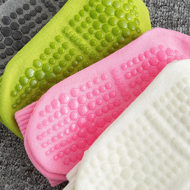 Einfache, einfarbige Yoga-Socken in der Mitte der Wade, Pilates-Socken, rutschfeste Fitnesssocken aus Silikon für den Innenbereich, Tanz- und Gymnastiktrainingssocken