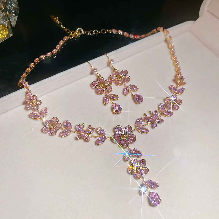 Sada čtvercových náušnic s kamínky a náhrdelníku: Elegantní, Luxusní a Všestranný Choker Šperk