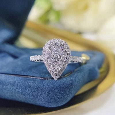 Bague Délicate Huitan en Forme de Goutte d'Eau pour Femmes Couleur Alliance Fiançailles Fête Bague de Luxe Scintillante CZ Bijoux Féminins