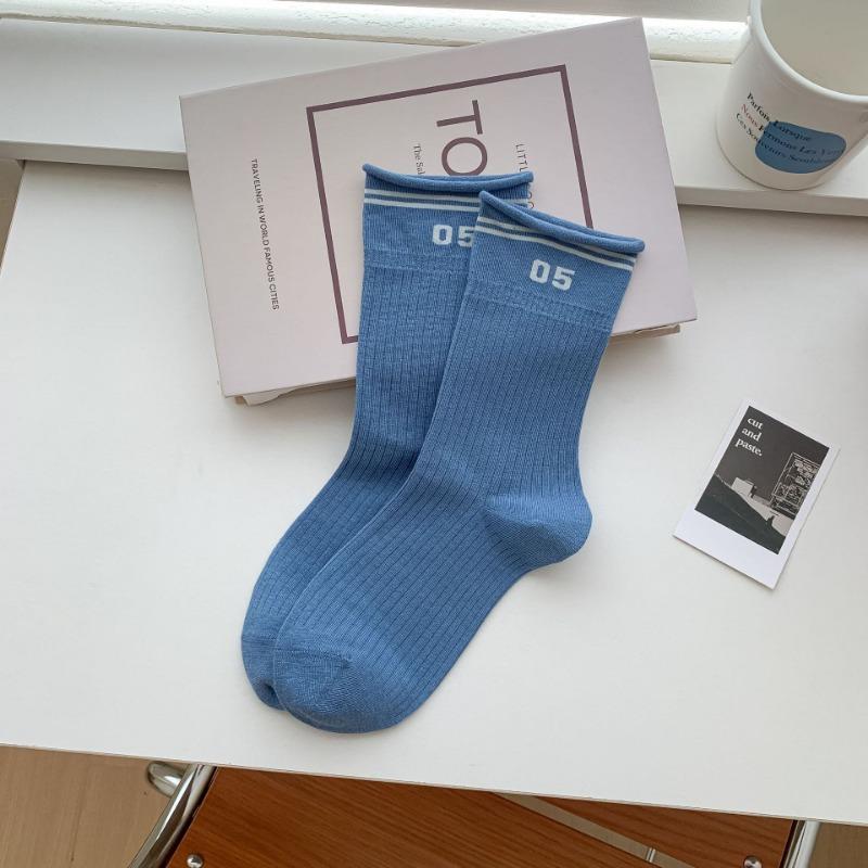 

Полосатые носки для женской осени и зимы, носки до середины икры, влагопоглощающие и устойчивые к запаху, с завернутыми краями и бесшовные спортивные носки в студенческом стиле 1 pair синий