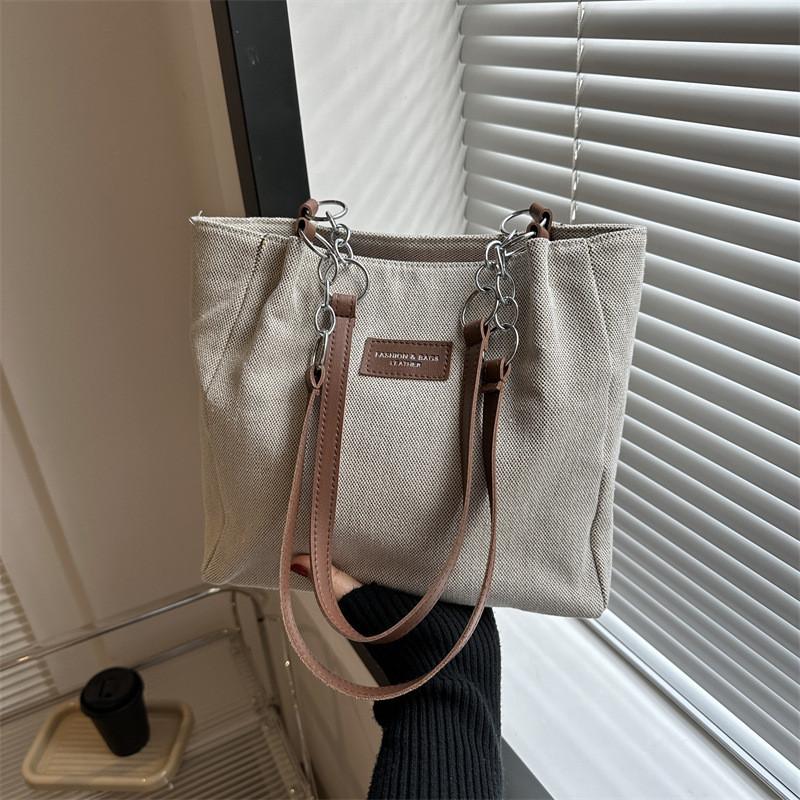 

Stylish Women s Canvas Tote Bag For Fall Featuring Large Capacity And Trendy Design коричневий
