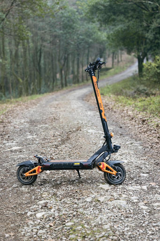 KuKirin G3 Pro Elektroroller 2*1200W Motoren, 52V 23.4AH Akku, 65 km/h Geschwindigkeit 80 km Reichweite, 10" Reifen, Tragbarer Akku, Schnellladung, E-Scooter