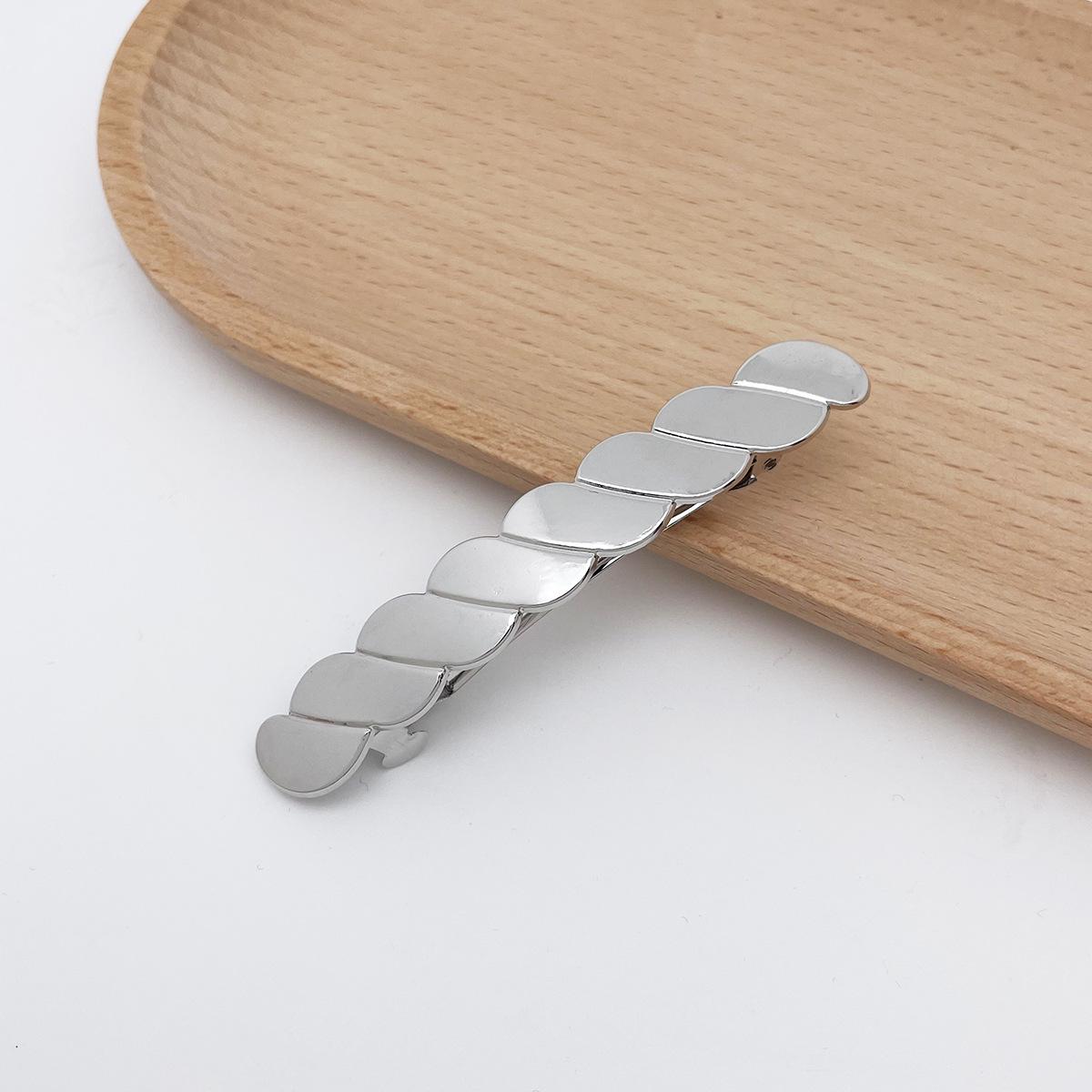 Versatile Geometric Half-Up Ponytail Hair Clip: Japanese-Korean Cold Style Fashion Headdress for Women