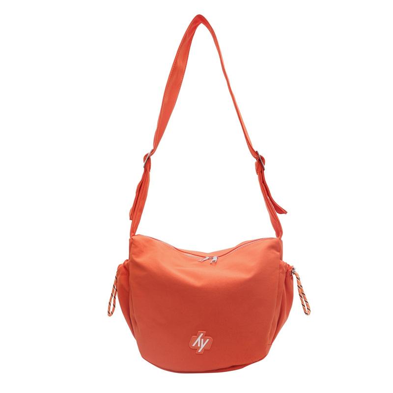 Literary and simple solid color fashion messenger bag women's 2025 early spring large-capacity trendy brand casual shoulder dumpling bag