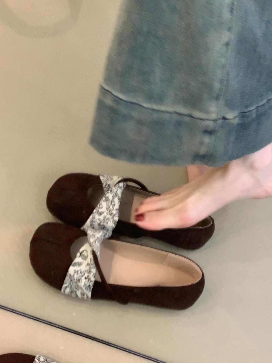 

Гуочао туфли-лодочки с перекрестными лентами женские весенне-осенние на плоской подошве повседневные туфли-бини женская обувь туфли для бабушки 35 темно-коричневого