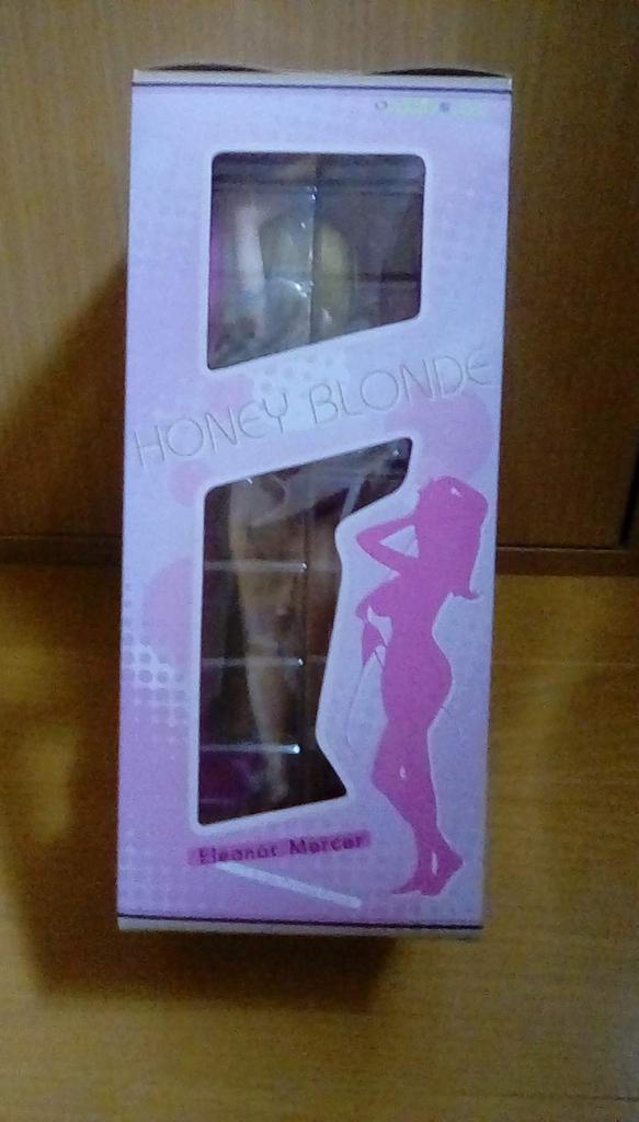 Honey Blonde Elina Mercer scale PVC painted finished (1/7 product)