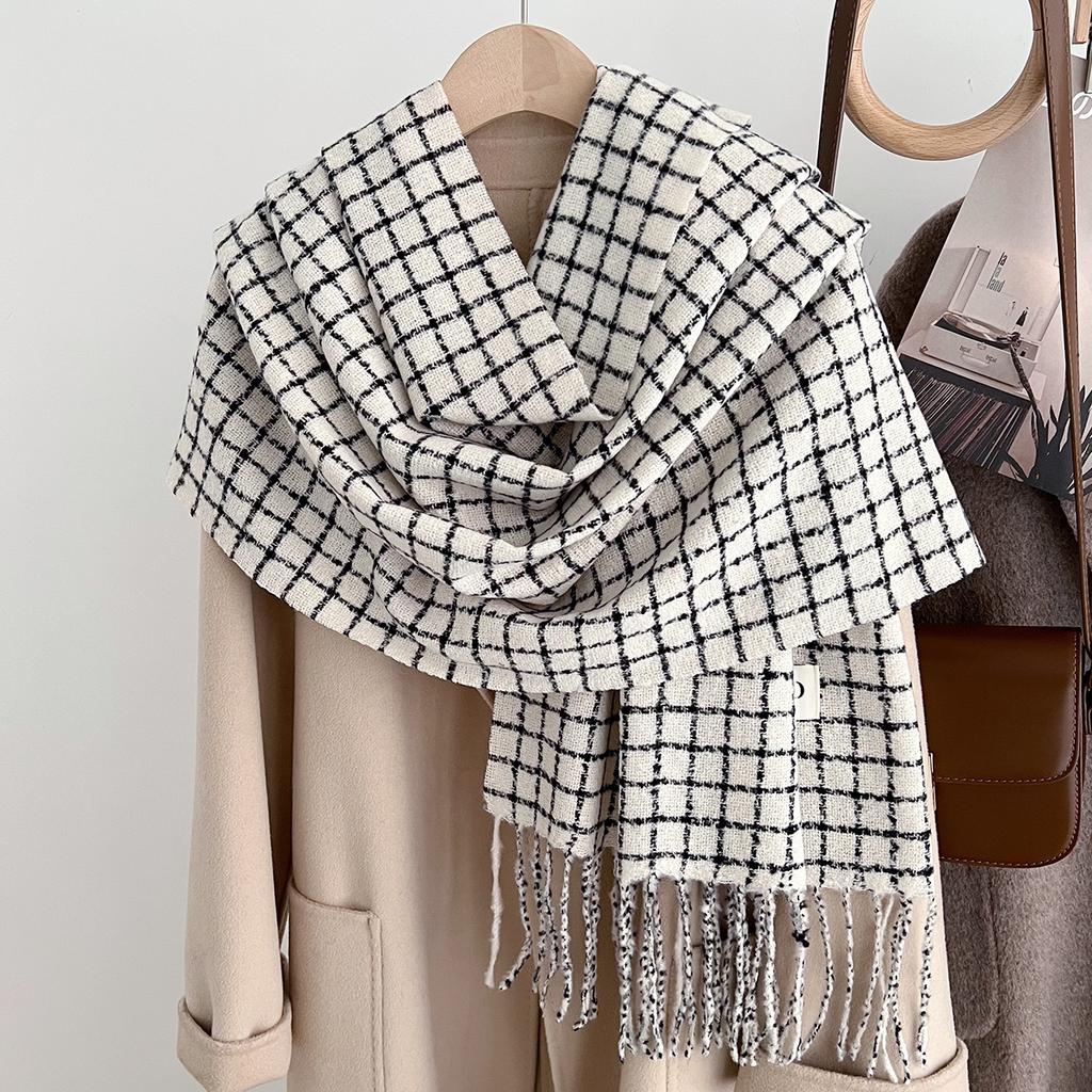 Plaid scarf women's winter small fragrance to keep warm autumn and winter thickened scarf new student retro Korean shawl