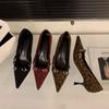Damenschuhe Herbst sexy spitze Absätze für Frauen Einfache elegante Hochzeits-Brautschuhe Leopard Samt Mode