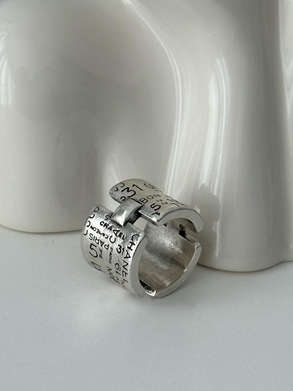 

Буква Черный Модный И Номер Регулируемое Кольцо Для Женщин Шикарная Винтажная Медная Бижутерия